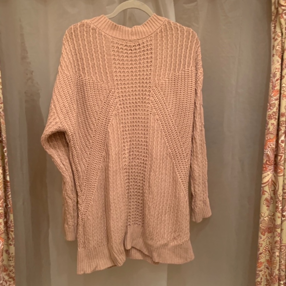 🔴{EXPRESS} Pink Sweater - Picture 10 of 10